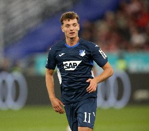 寻凯恩替补！德天空：拜仁有意霍村23岁中锋阿斯拉尼，巴萨也关注