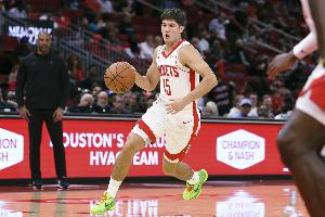 乌度卡：谢泼德可以打无球但需兼顾组织 他需要逐渐适应这个角色