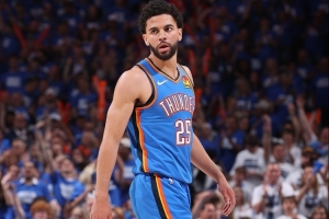 亚历山大：阿杰伊-米切尔正向世界展示 他能够适合任何阵容