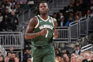 23年58号秀！Shams：骑士与前锋克里斯-利文斯顿签下一份双向合同