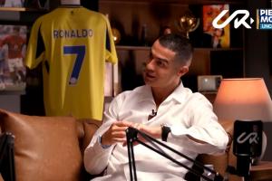 怎么向乔治娜求婚的？C罗：她是我的真命天女，她问我要一枚戒指