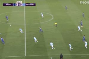 亚冠逆天乌龙！町田队长开场32秒远距离回传，皮球直接精准入网