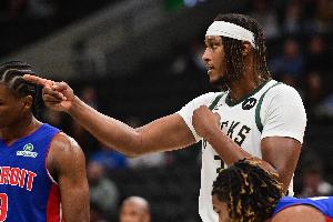 请旧主吃火锅！特纳7中3拿到9分7板1助5帽