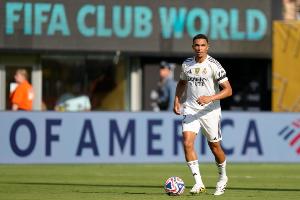 贝林厄姆谈阿诺德被嘘：这是足球的一部分，球迷想表达情绪干扰他