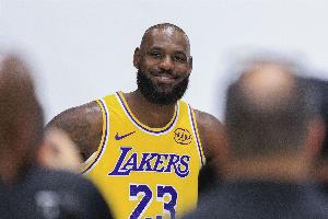詹姆斯从未考虑过申请交易 想得到他的球队散布他对湖人不满谣言
