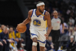 艾泽里：穆迪在攻守两端都有进步 科尔可以信任他了