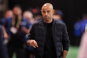 苏亚雷斯被禁赛！马斯切拉诺：接受判罚，但希望所有球队一视同仁