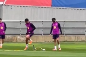 记者：埃里克-加西亚佩戴面具训练，霍安-加西亚国际比赛日后回归