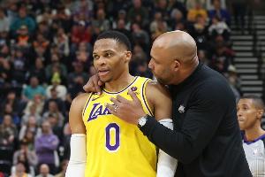 哈姆：湖人为得威少掏空了阵容放弃了卡/波/库 这使竞争变得困难